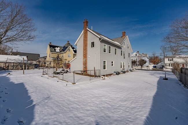 Building Photo - 115 Berkshire St