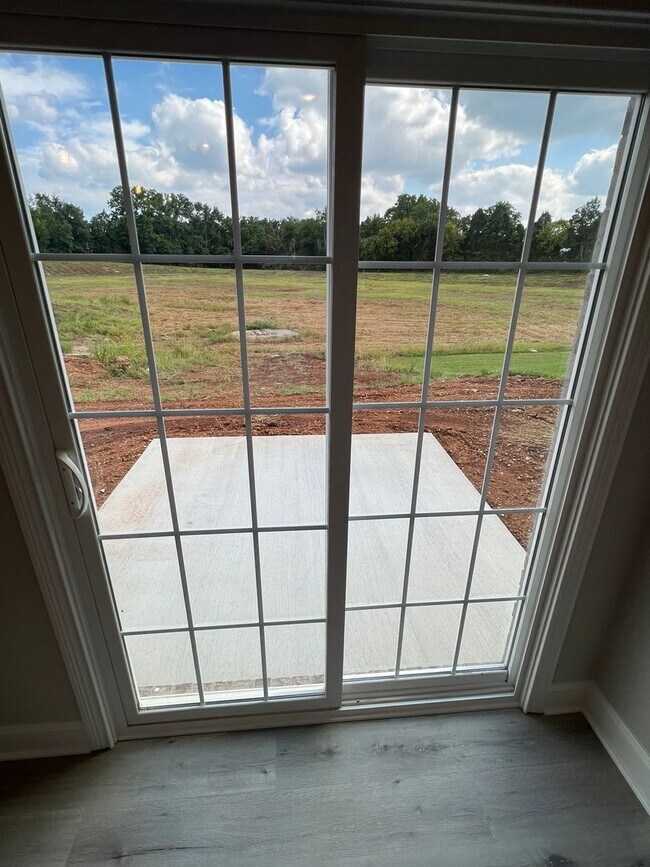 Building Photo - 1217 Shallowford St