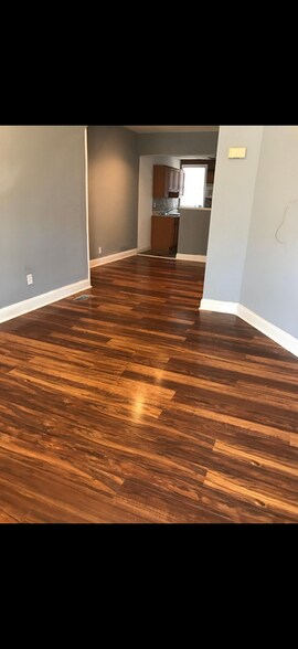 Building Photo - 5240 Sylvester St