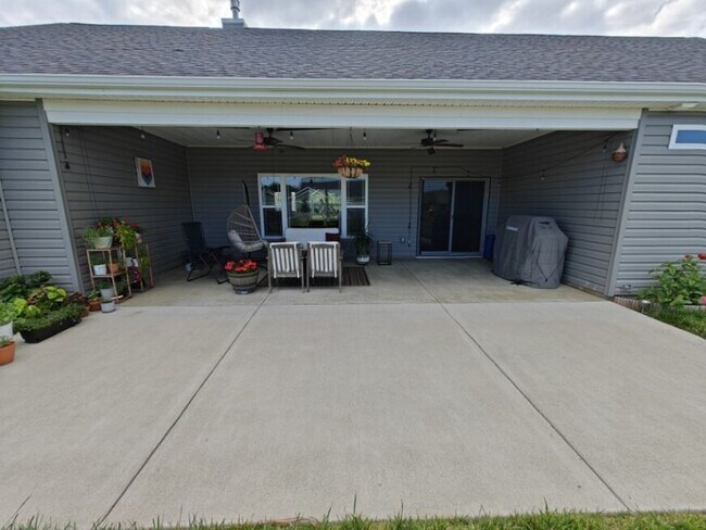 Building Photo - 4332 Foal Dr