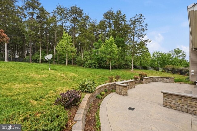 Building Photo - 42240 Hiddenwood Ln