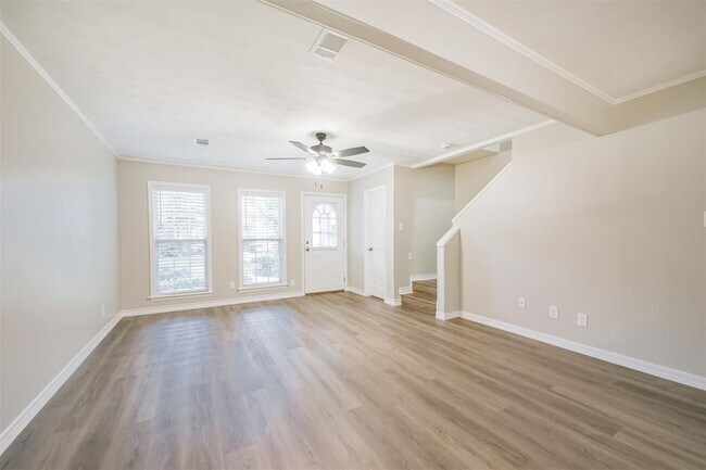 Building Photo - 433 Sunset Dr