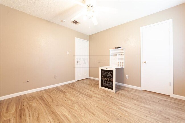 Building Photo - 22403 Deville Dr