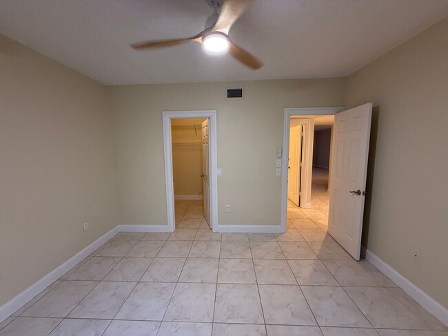 Building Photo - Lake Arrowhead 2 bedroom / 2 bath Condo