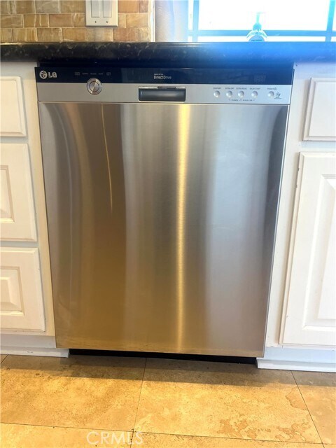 Building Photo - 5052 Hampton Ct