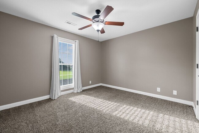 Building Photo - Stunningly Large Home Ready Today!