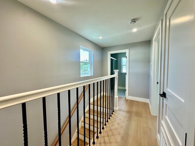 Building Photo - Beautiful, Brand New Sunnyvale Home -Walk ...