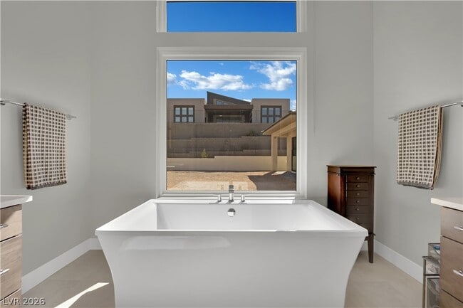 Building Photo - 10973 Horizon Ledge Ave