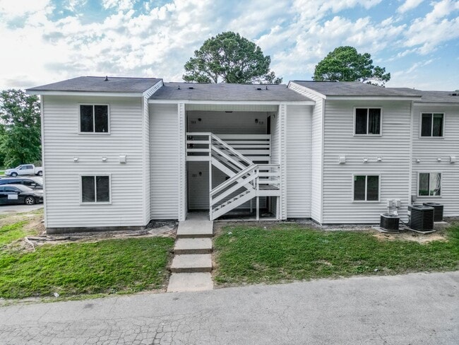 Building Photo - 363 Railroad St