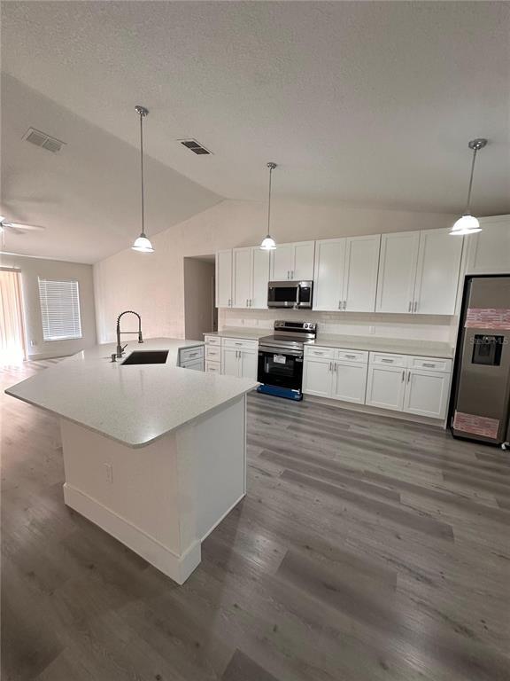 Building Photo - 40 Willow Run