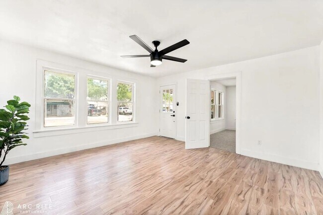 Building Photo - MC 2123 26th Street
