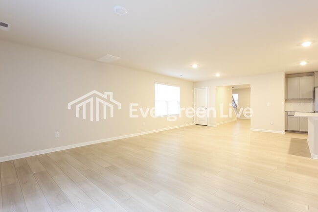 Building Photo - 4014 Rustling Grass Trl