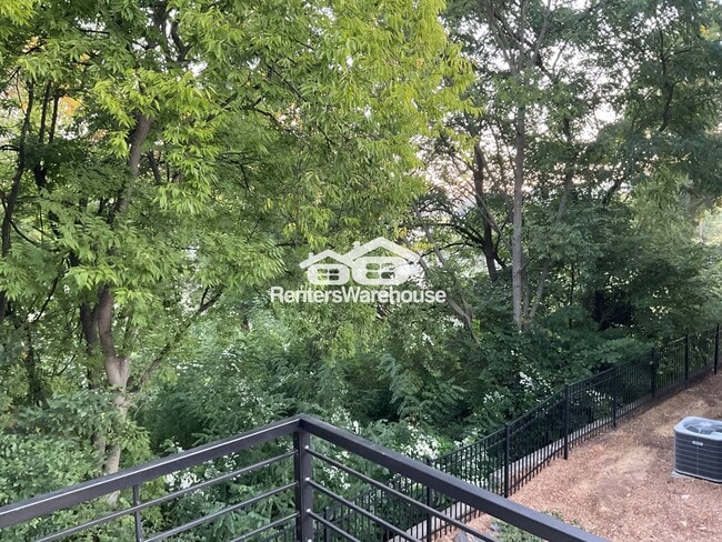 Building Photo - 1319 Millpark Ln