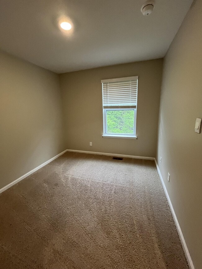 Building Photo - 401 Wood Duck Dr