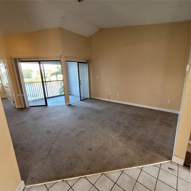 Building Photo - 1051 Jefferson Dr