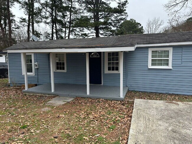 Building Photo - 5038 Westbrook Rd