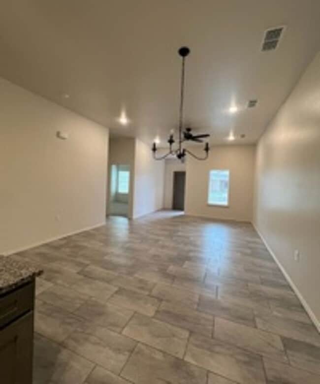 Building Photo - Escape the Ordinary in Viridian Townhomes!