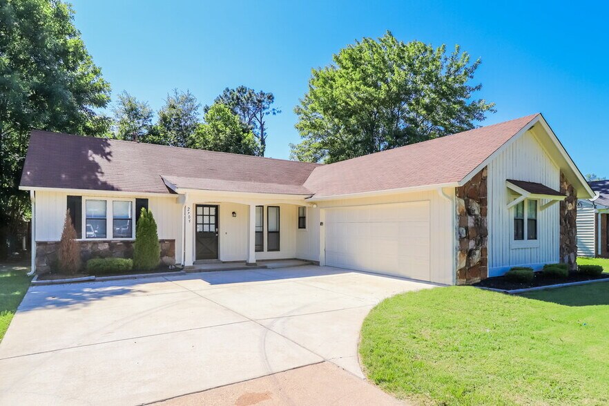 Building Photo - 2705 Van Leer Dr