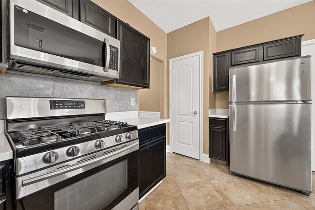 Building Photo - 4011 Alexis Cir