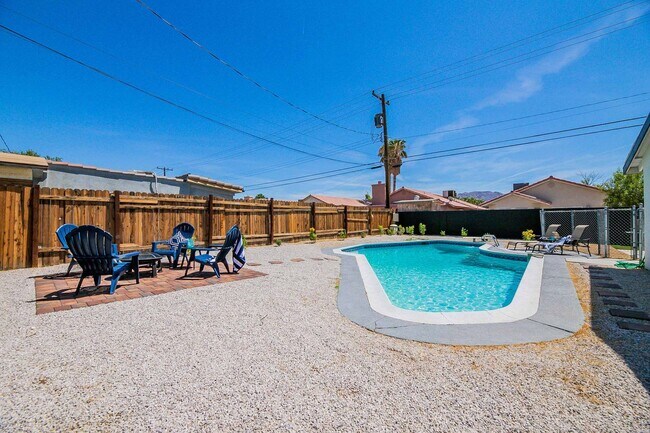 Building Photo - AMERICANA Property Mgmt - Fully furnished ...