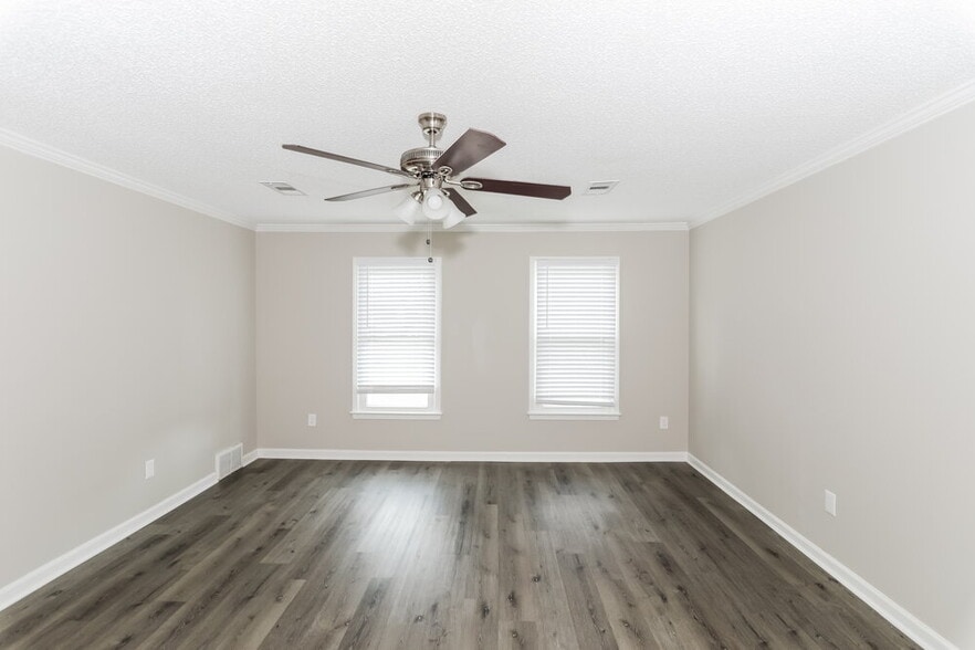 Building Photo - 4924 W Hedgewall Cir