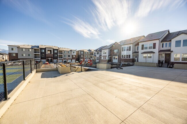 Building Photo - 3717 W 1500 N