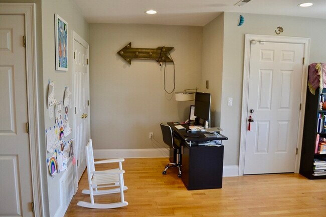 Building Photo - 1306 Columbia Rd