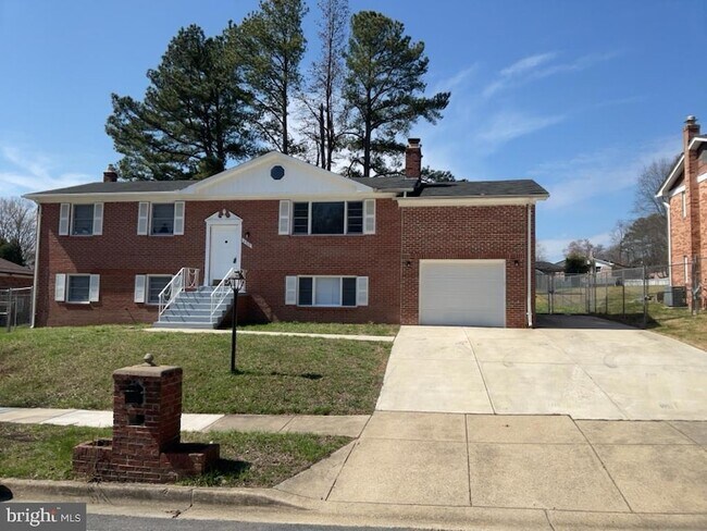 Building Photo - 6920 Groveton Dr