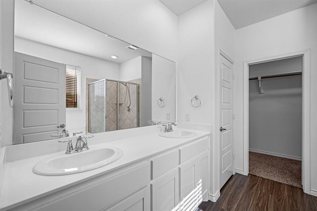 Building Photo - 2225 Barx Dr