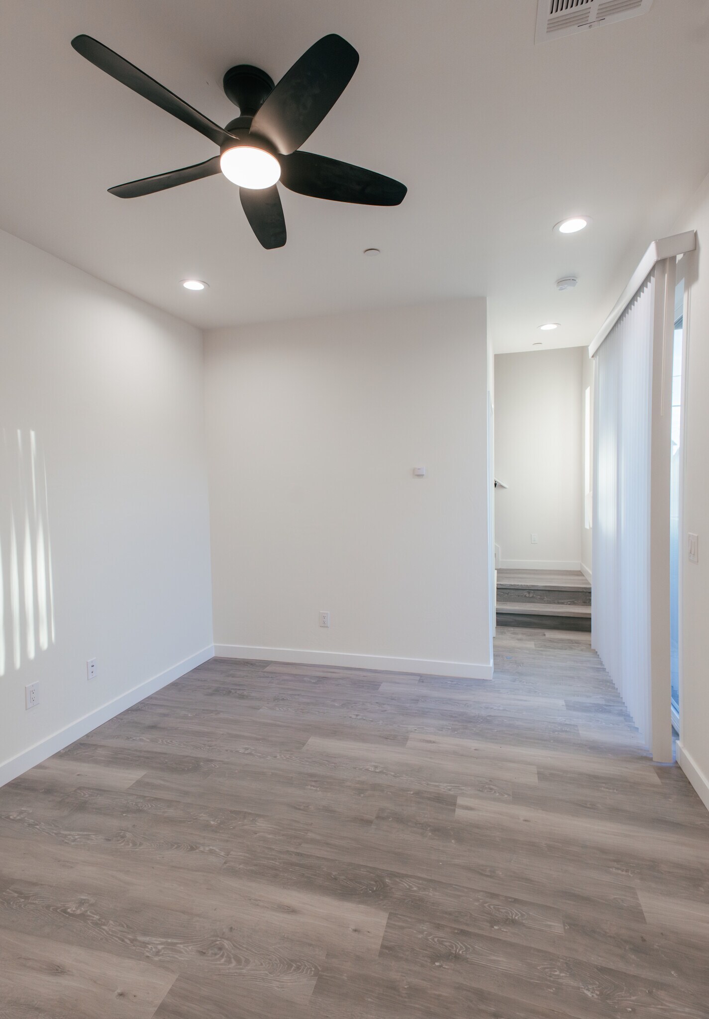 Building Photo - 1964 E Don Carlos Ave