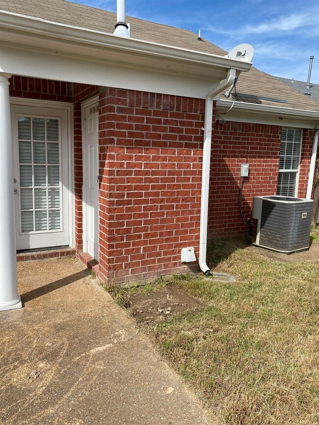 Building Photo - 2532 Boxford Ln