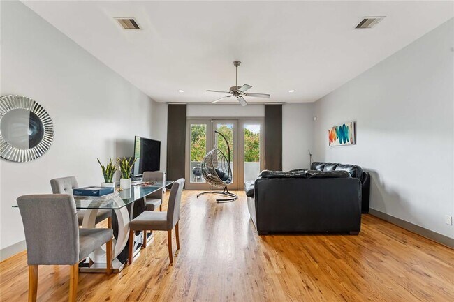 Building Photo - 2020 Tuam St
