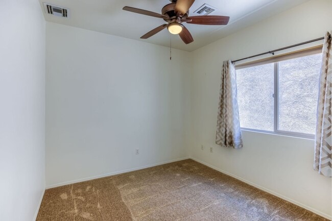 Building Photo - Eastside Barrio Style Home