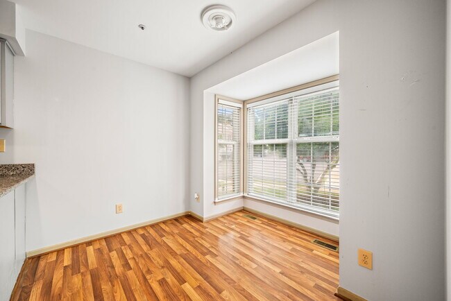 Building Photo - 445 Hartford Sq