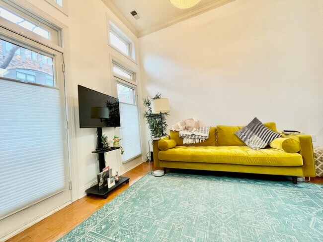 Building Photo - 126 Dudley St