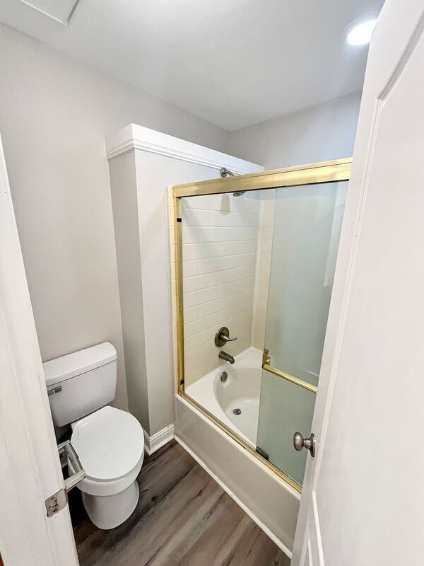 Building Photo - 507 Creek Point