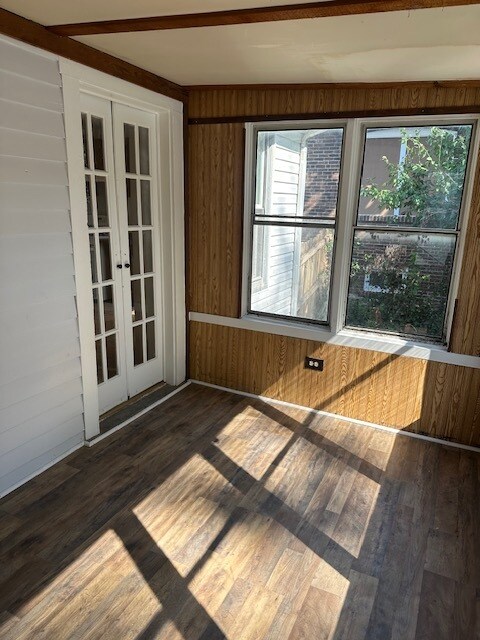 Building Photo - 8932 Tudor Ave