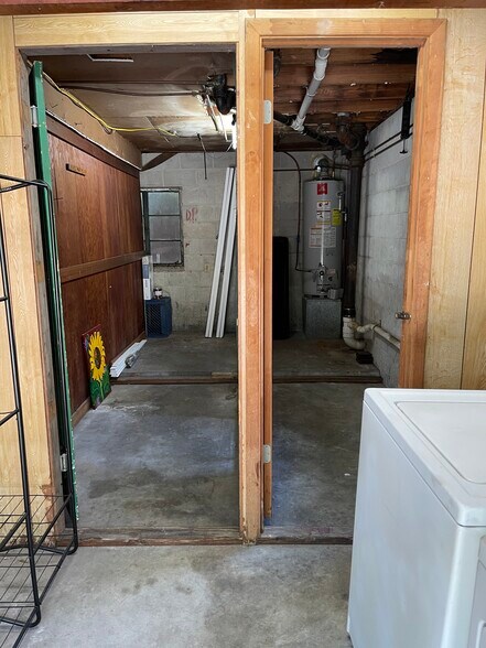 Building Photo - 516 Cathcart Ave