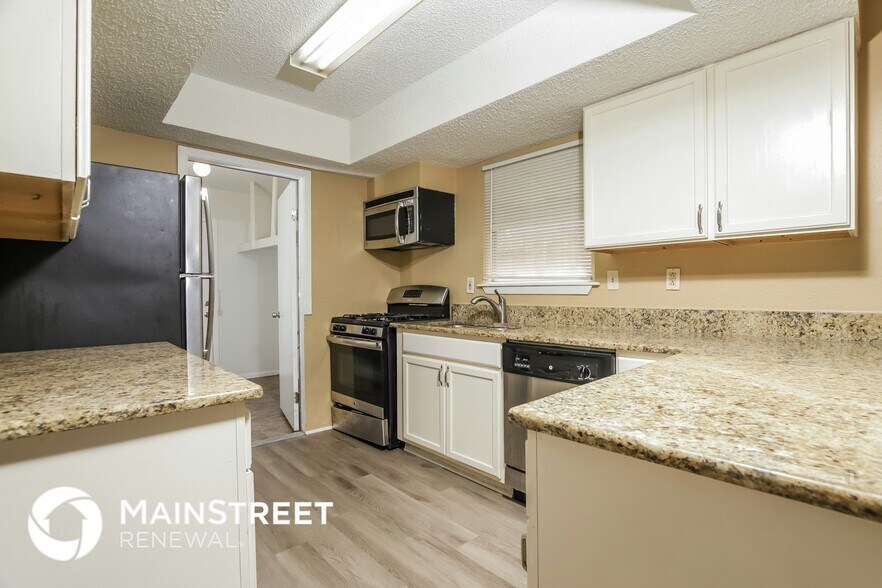 Building Photo - 12427 Constitution Dr