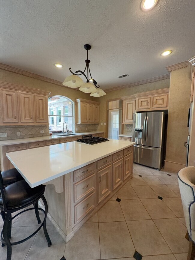 Building Photo - 16410 Emilia Ct