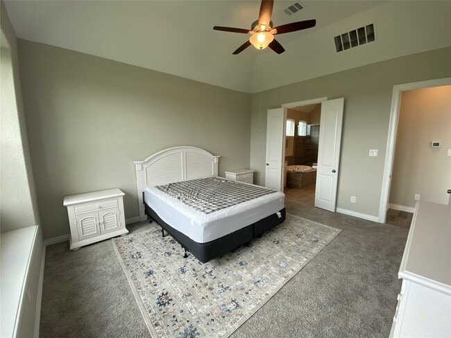 Building Photo - 7414 Evelyn Grv Dr