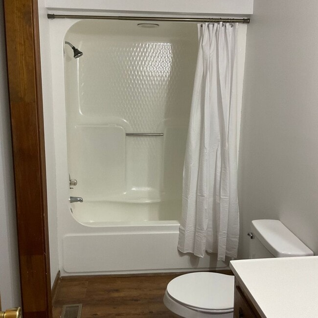 Building Photo - 3892 English Oak Dr