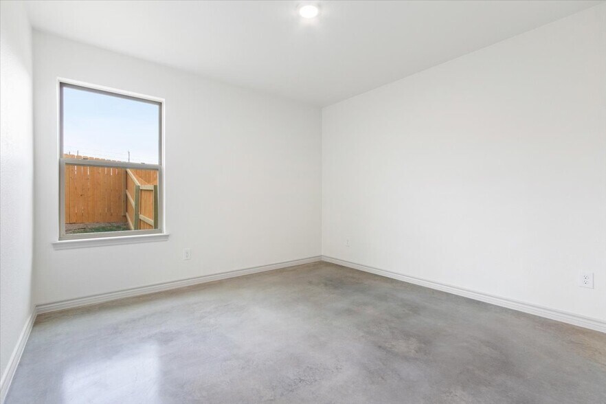 Building Photo - 797 Freedom Cir