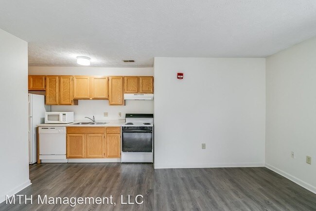 Building Photo - 2 br, 1 bath  - 315 W. Grand River Ave.