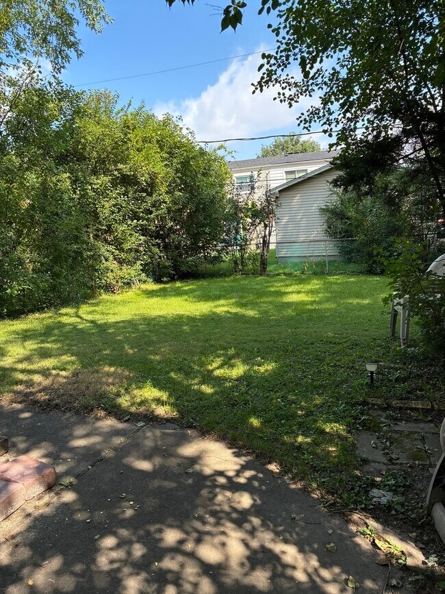 Building Photo - 1142 Brighton Pl