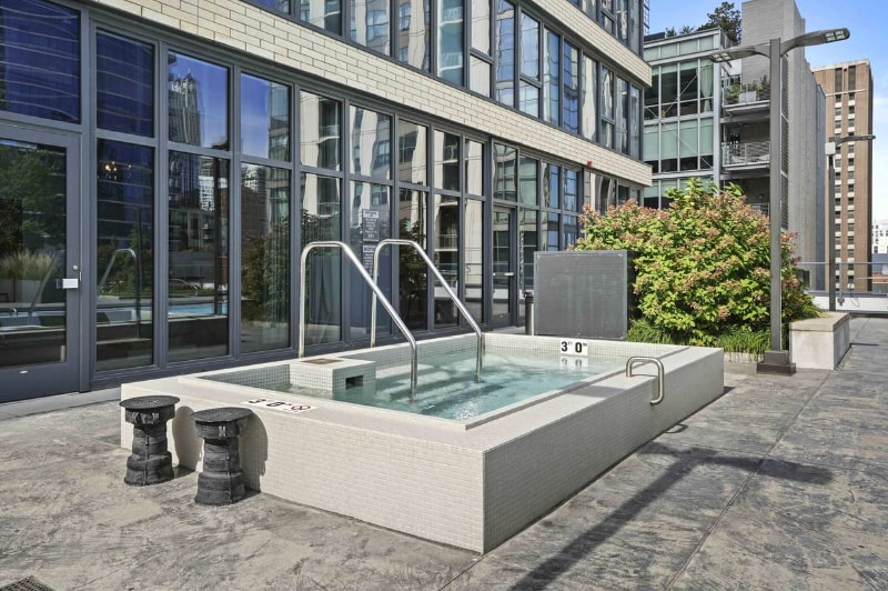 Building Photo - 153 W Superior St