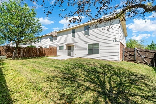 Building Photo - 4956 Thorn Hollow Dr