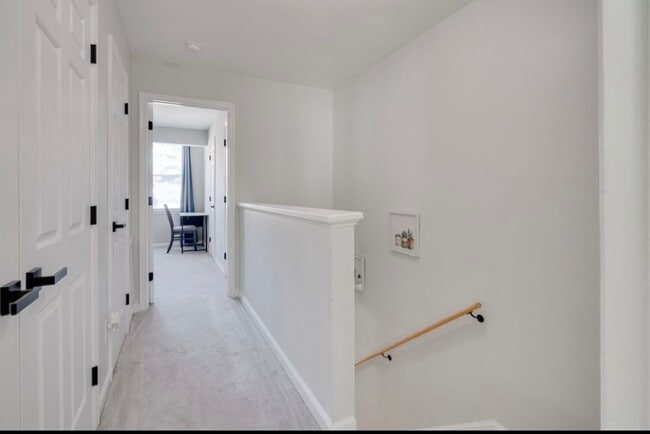 Building Photo - 3302 Comstock Rd