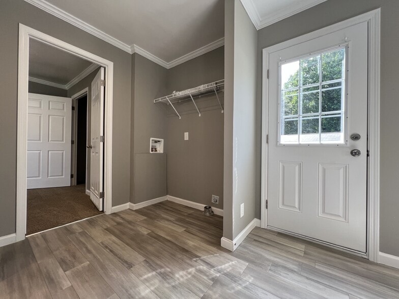 Building Photo - 73 W Sourwood Dr