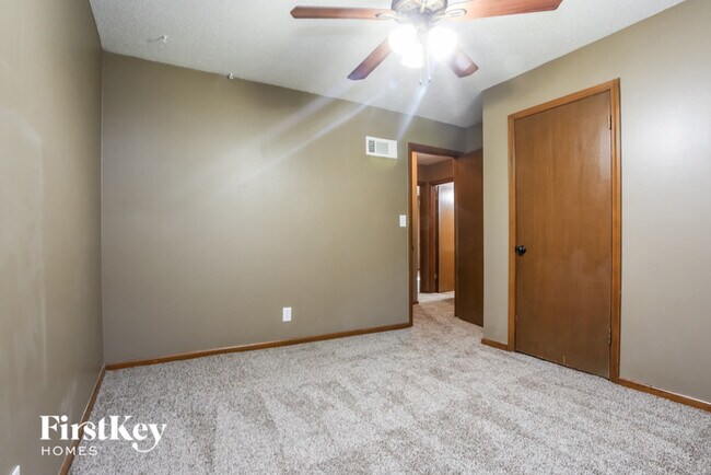 Building Photo - 1301 SW Morningside Dr